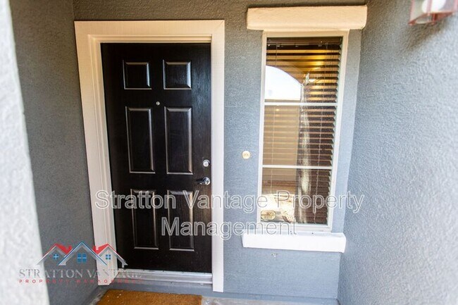 Foto del edificio - 2402 E 5th St