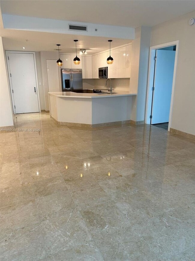 Foto del edificio - 801 Brickell Key Blvd
