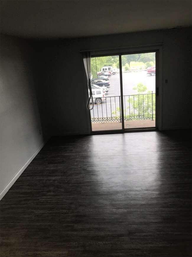 Building Photo - 360 Mayfield Ave