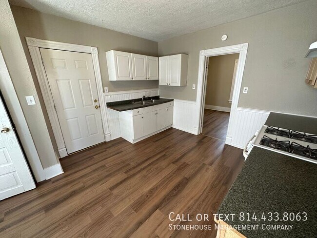 Foto del edificio - 613 E 13th St