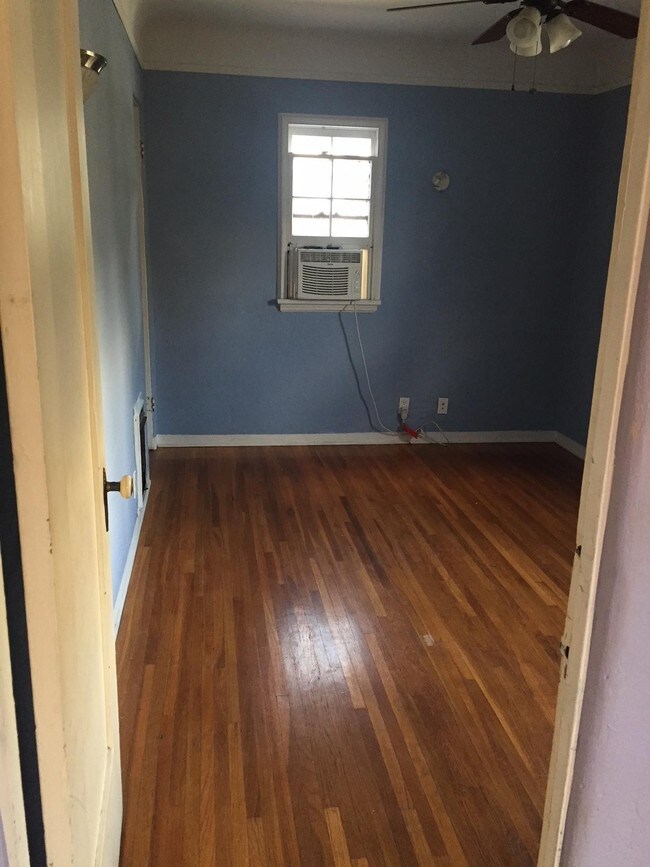 Habitación 2 - 1119 Forest Ave