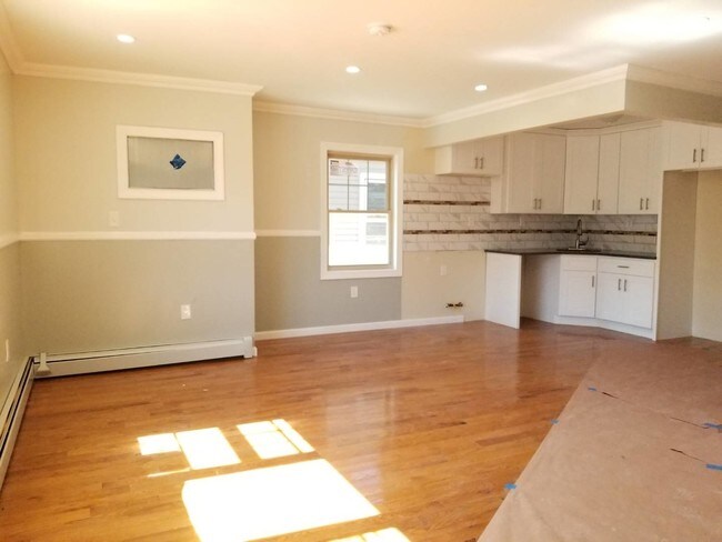 Building Photo - 15329 Rockaway Blvd