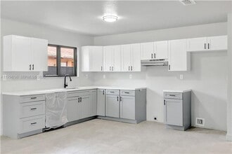 Building Photo - 2420 NW 6th Ct