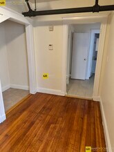 Building Photo - 9 Barrows St