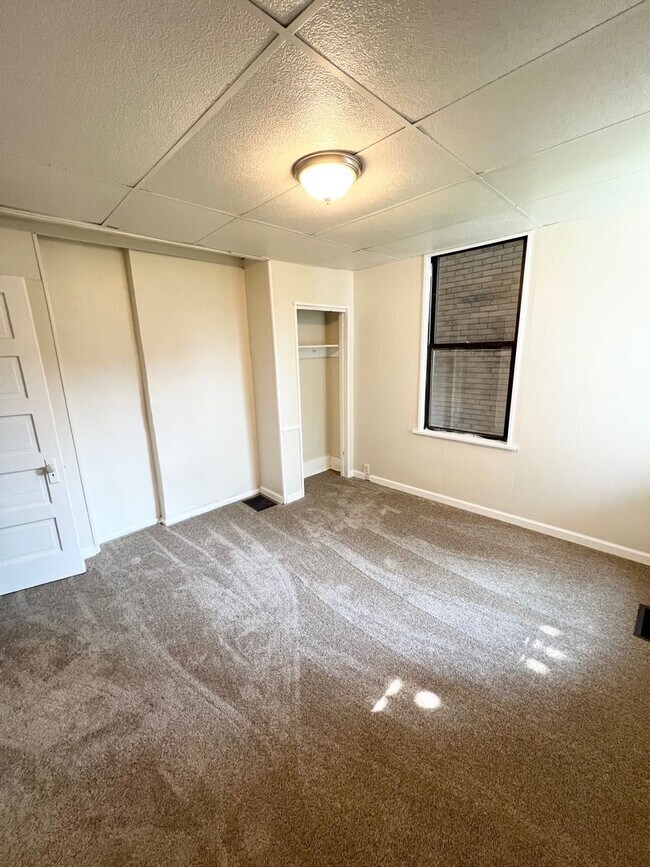 Foto del edificio - Newly Renovated 2 Bed, 1 Bath in Swissvale- Water/Sewage & Gas Included in Rent - Available Now!
