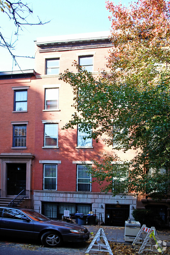 Building Photo - 158 Hicks St