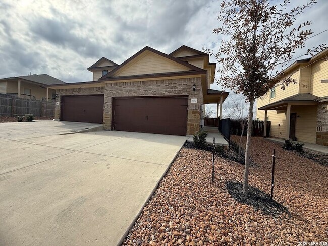 Building Photo - 5611 Rio Cyn