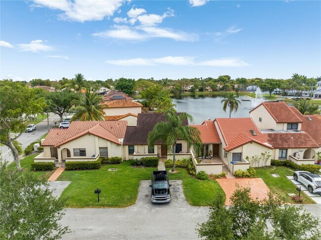 Foto del edificio - 17361 NW 66th Ct