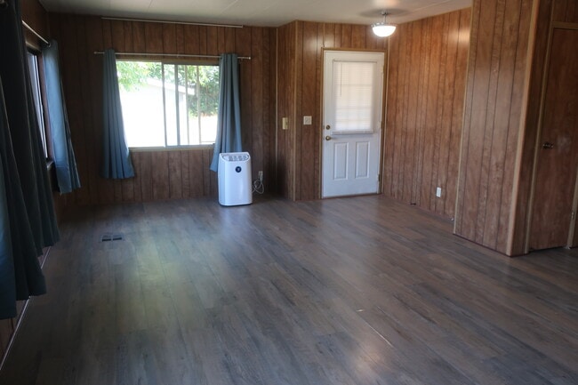 Building Photo - 3071 Sunset Hwy