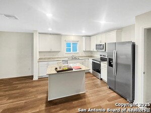 Foto del edificio - 856 Heartseed Ave