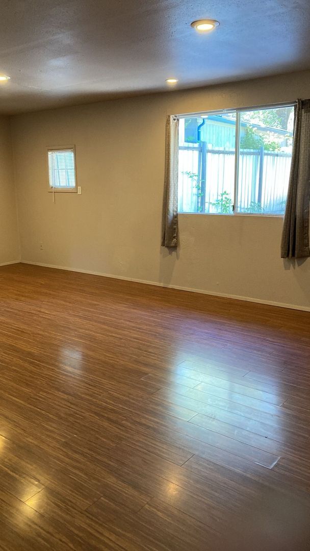 Foto del edificio - 2802-2802 NW Highland Ave