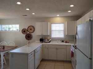 Foto del edificio - 1321 Fenwick Plantation Rd
