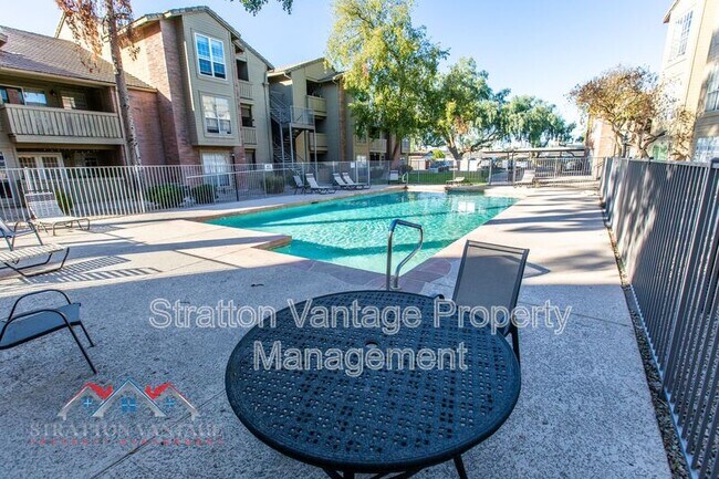 Foto del edificio - 200 E Southern Ave