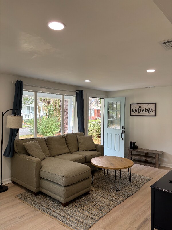 Foto del edificio - 637 E 35th St