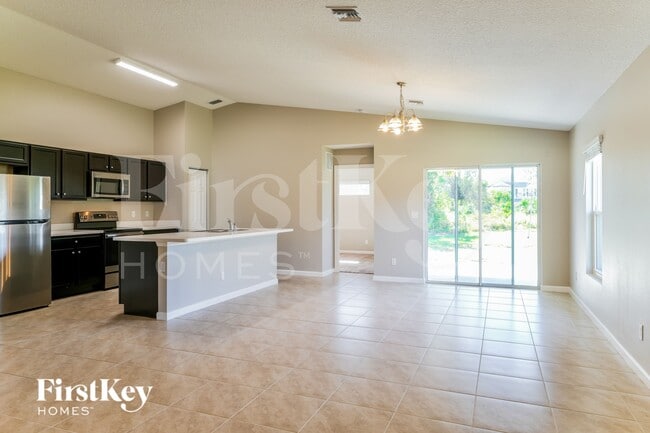 Foto del edificio - 1082 SW Bianca Ave