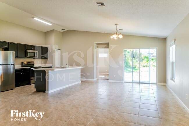 Foto del edificio - 1082 SW Bianca Ave