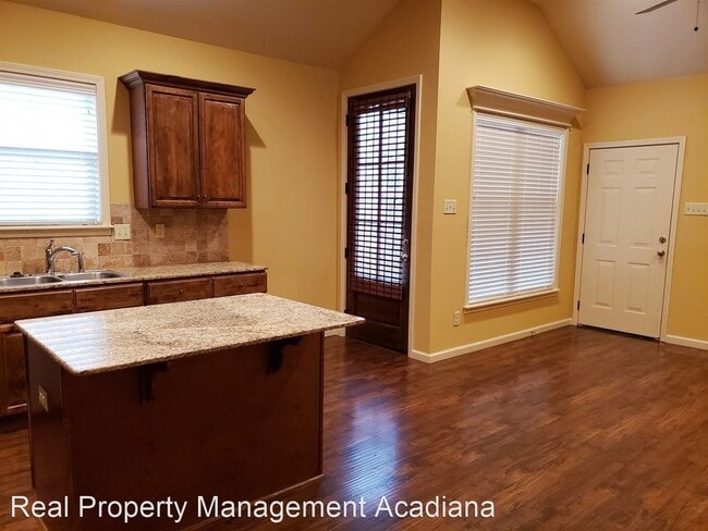 Building Photo - 3 br, 2 bath House - 323 chimney rock