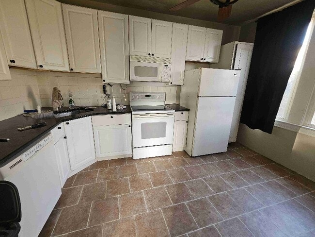 Building Photo - 75 Craighead St