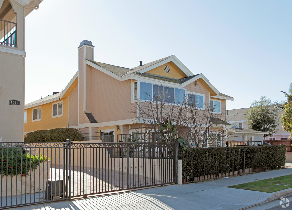 Building Photo - The 207th Street Apartments
