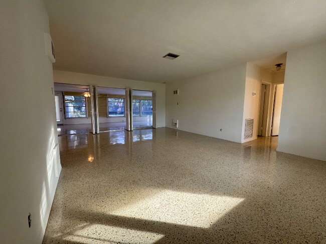 Photo - 5290 38th Way S House