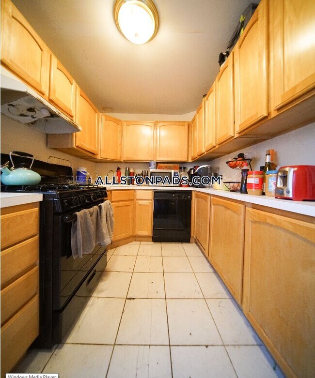 Foto del edificio - 12 Greylock Rd