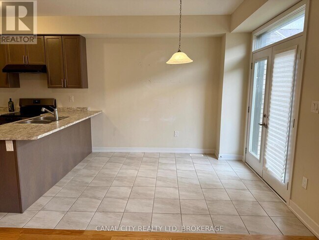 Building Photo - 6 Lavender Rd