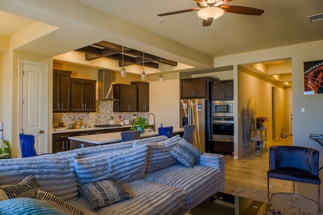 Building Photo - 14937 Tierra Mirage Ave