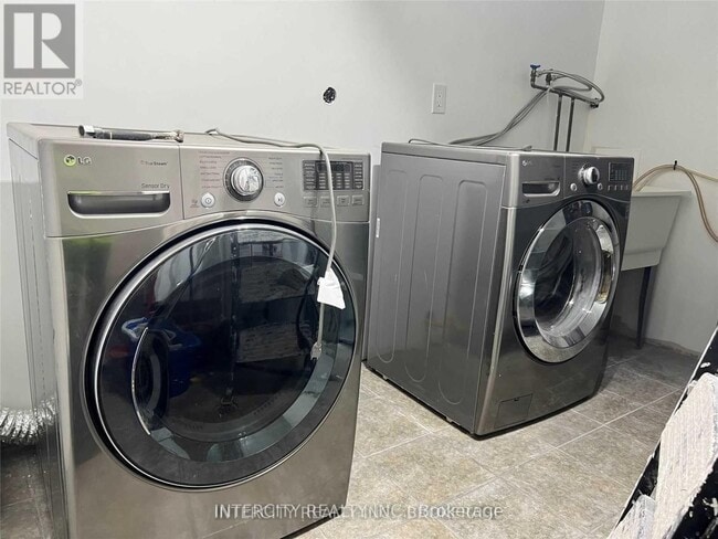 Building Photo - 5 Browning Trail