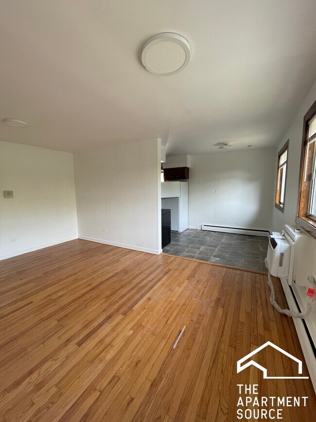 Building Photo - 1410 W Juneway Ter