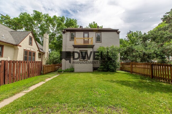 Building Photo - 103 12th Ave NW-Kutzky Park 3 bedroom!