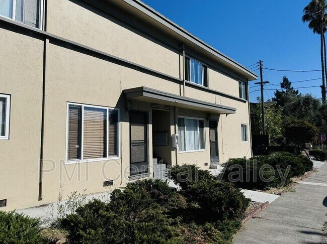 Foto del edificio - 20292 Wisteria St