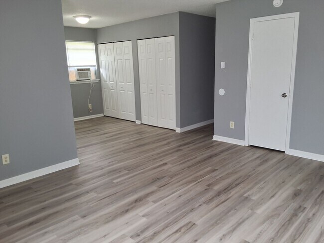 Foto del edificio - CHARMING 3 BED, 1 BATH HOUSE LOCATED IN ELIZABETHTOWN, KY