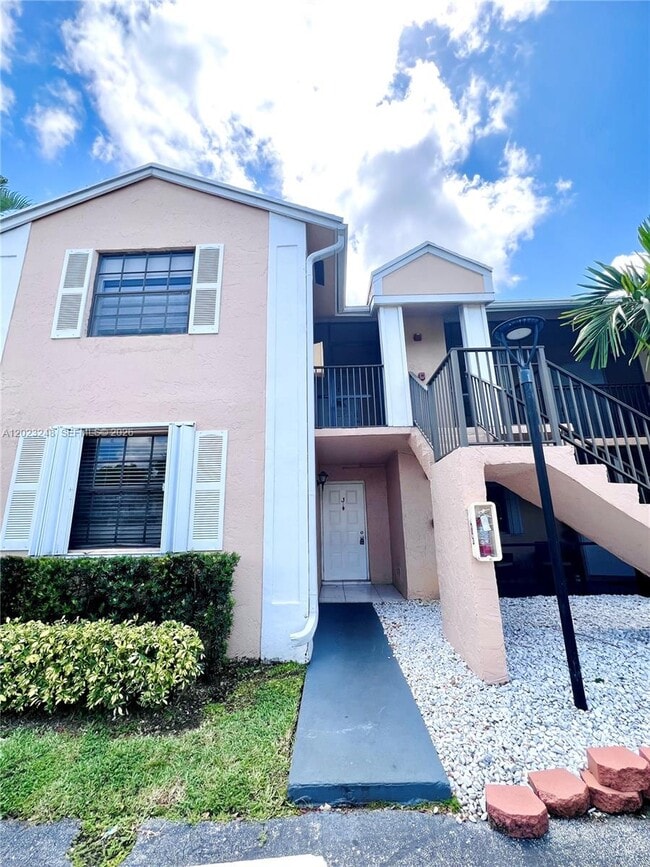 Building Photo - 1190 Washington Cir