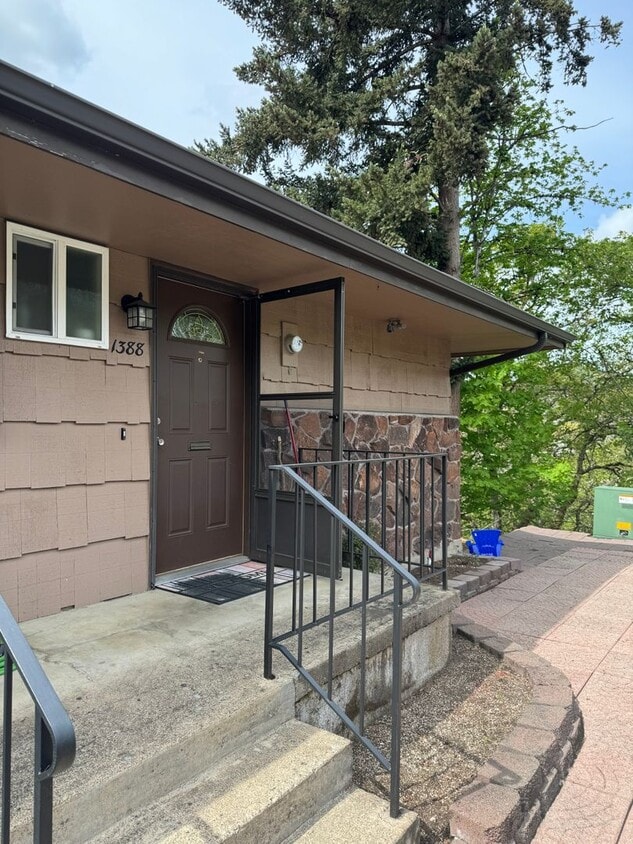 Primary Photo - 3 bedroom Condo with Pool in HOA