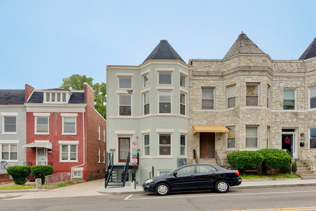 Foto del edificio - 3609 13th St NW