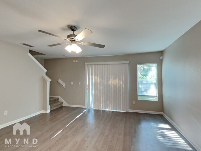 Foto del edificio - 12729 Camden Rd