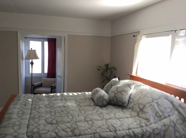 Foto del edificio - 826 N Dos Robles Pl