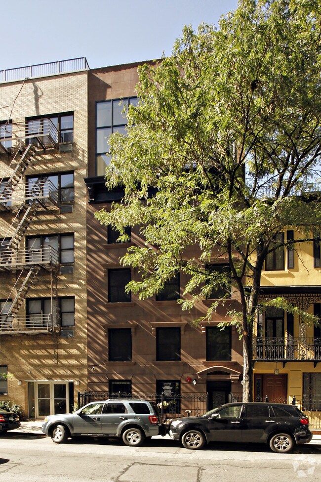 Building Photo - 144 E 30th St