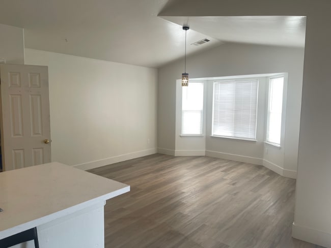 Building Photo - 3713 White Sands Dr