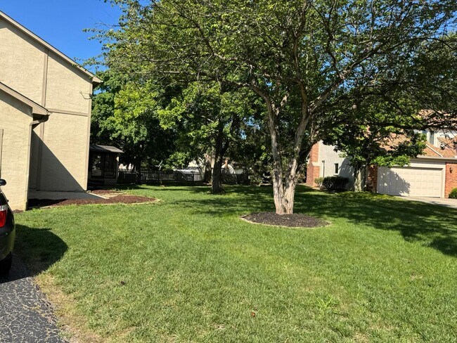 Building Photo - 2128 Stowbridge Rd