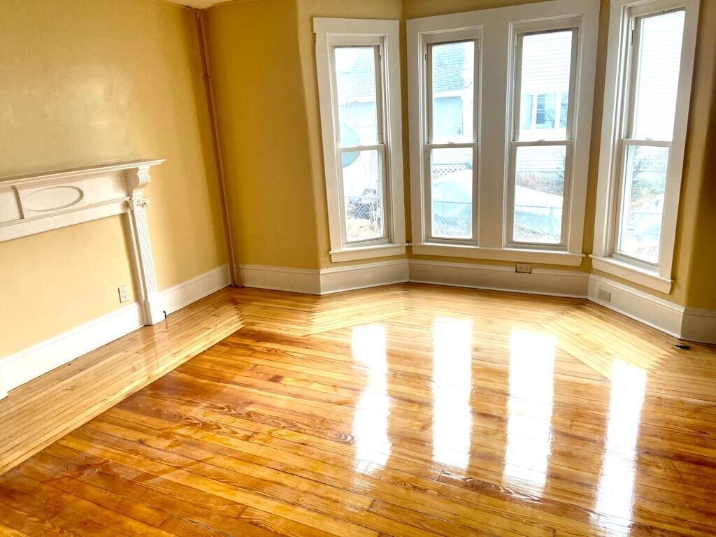 147 Seaver St Unit 1, Stoughton, MA 02072 Room for Rent in Stoughton