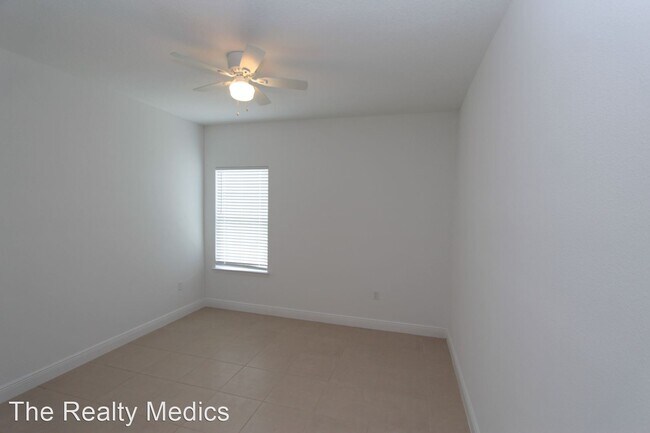 Building Photo - 3 br, 2 bath House - 629 Yak Ct