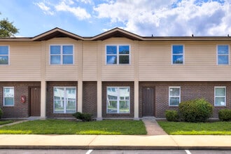 Building Photo - 1121 Alice Dr