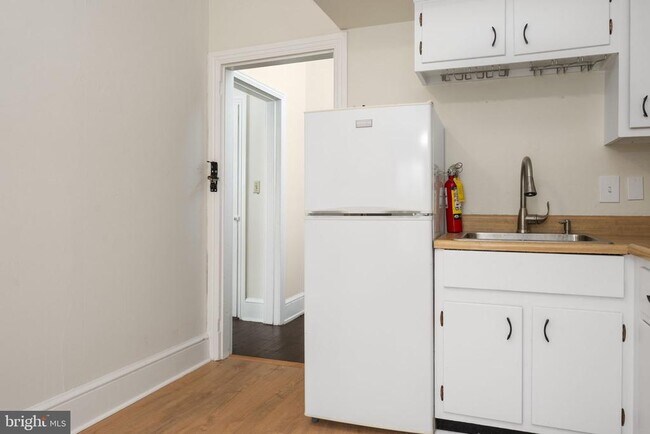 Building Photo - 134 Gay St