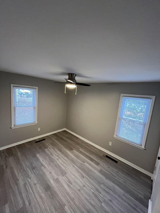 Foto del edificio - 2621 Rochester Rd