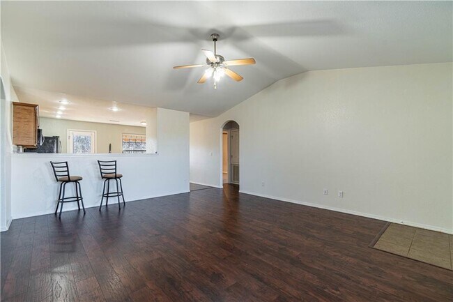 Building Photo - 5403 SW Cherry Creek Rd