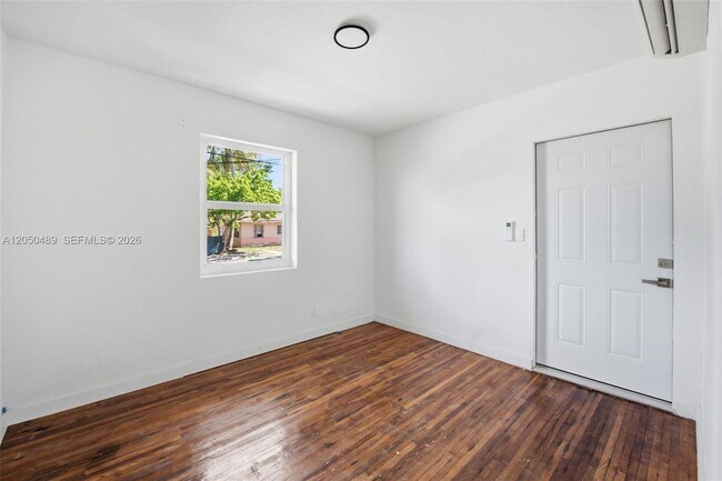Foto del edificio - 101 NW 74th St