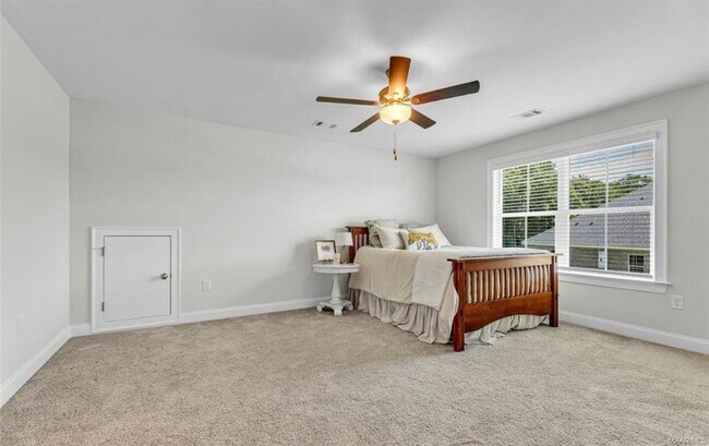 Building Photo - 253 Pedric Dr