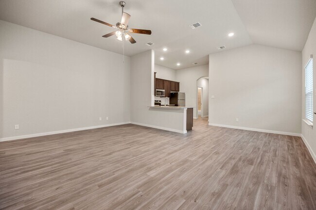 Building Photo - 354 Emma Dr