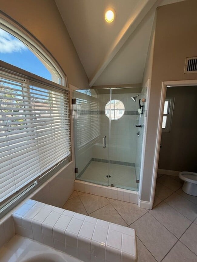 Foto del edificio - 4 bed / 2.5 bath plus large loft/family ro...